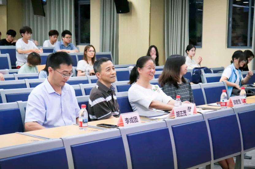 cb49085d646665163d86b37f7adb089