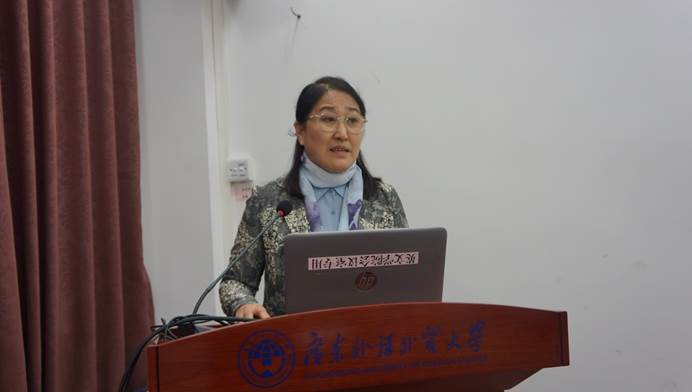 说明: D:\李子丹\新闻和照片\2019\12.5张云秋教授讲座\DSC09512.JPG